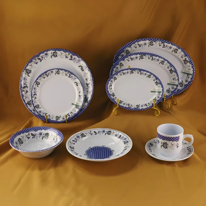 Service de table en mélamine florale bleue et blanche